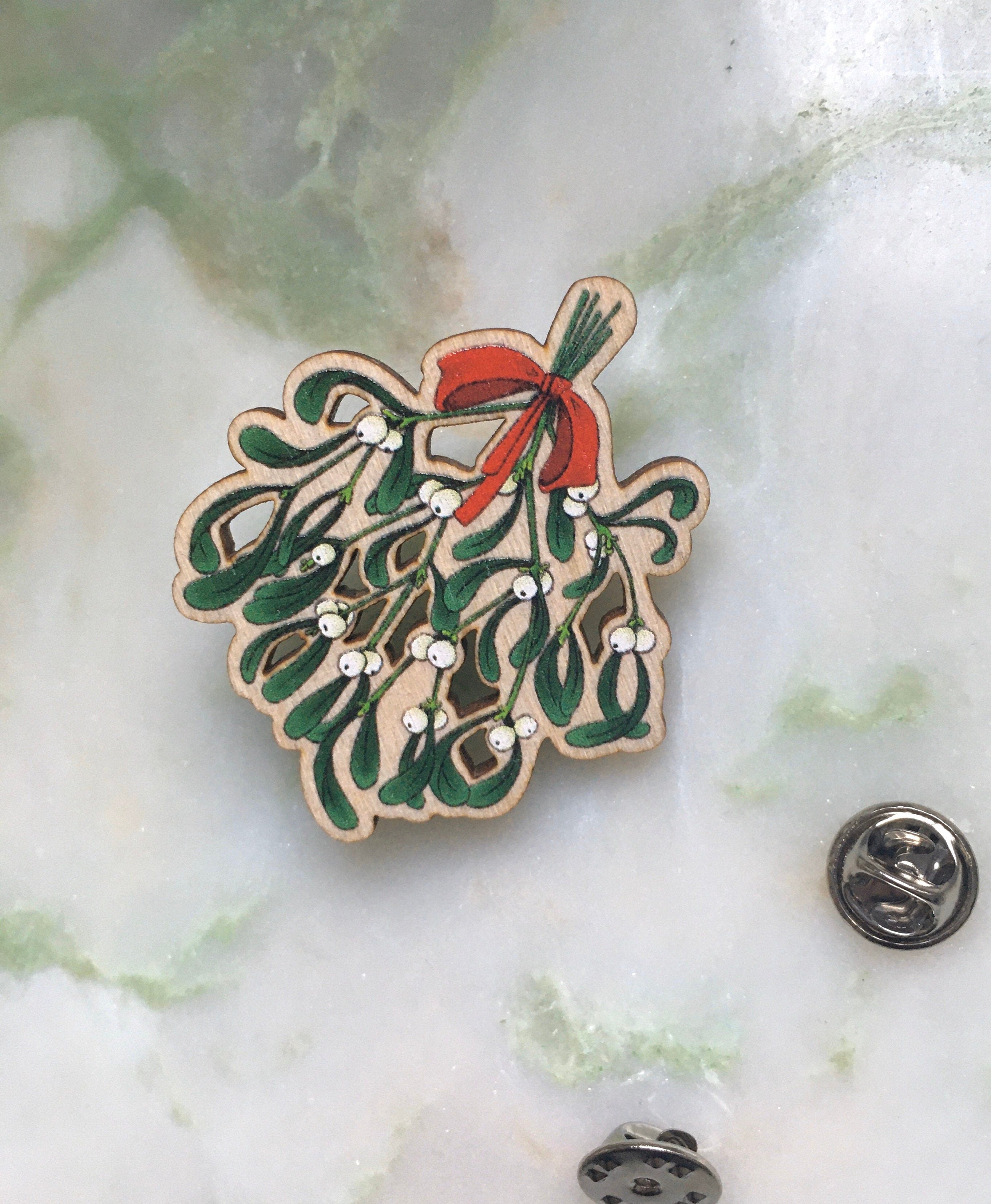 Christmas Mistletoe Wooden Pin