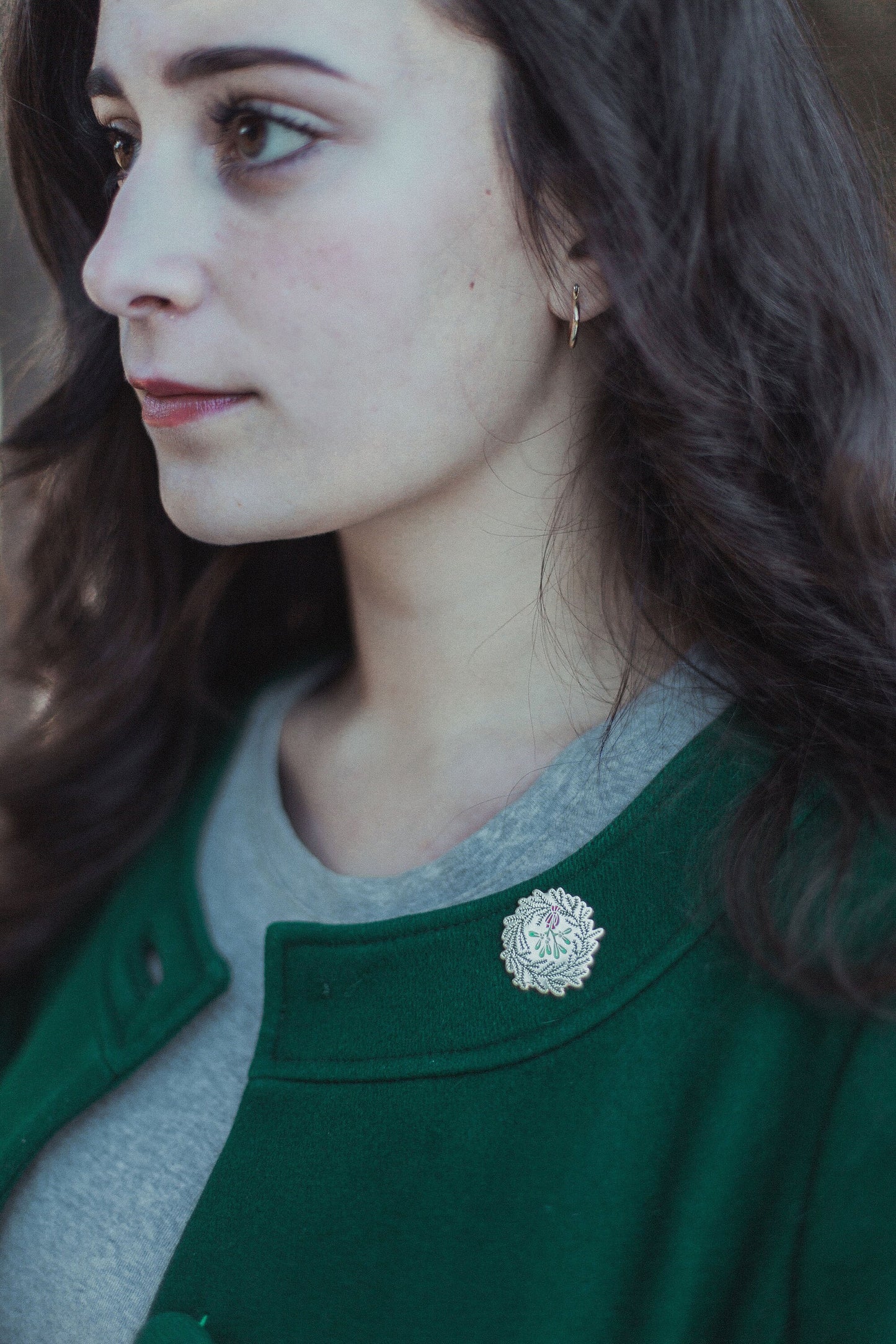 Christmas wreath enamel pin