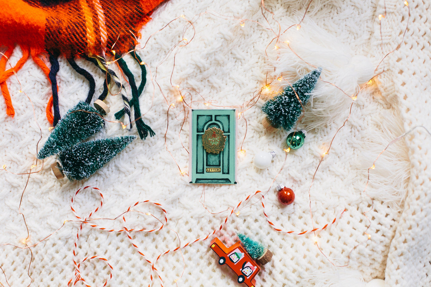 Christmas wreath enamel pin