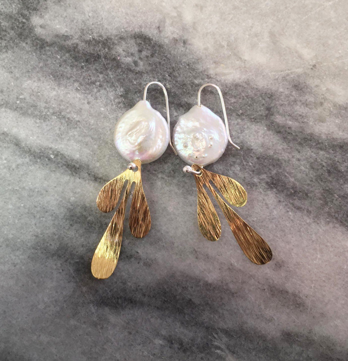 Rani earrings, brass, pearl and silver hooks