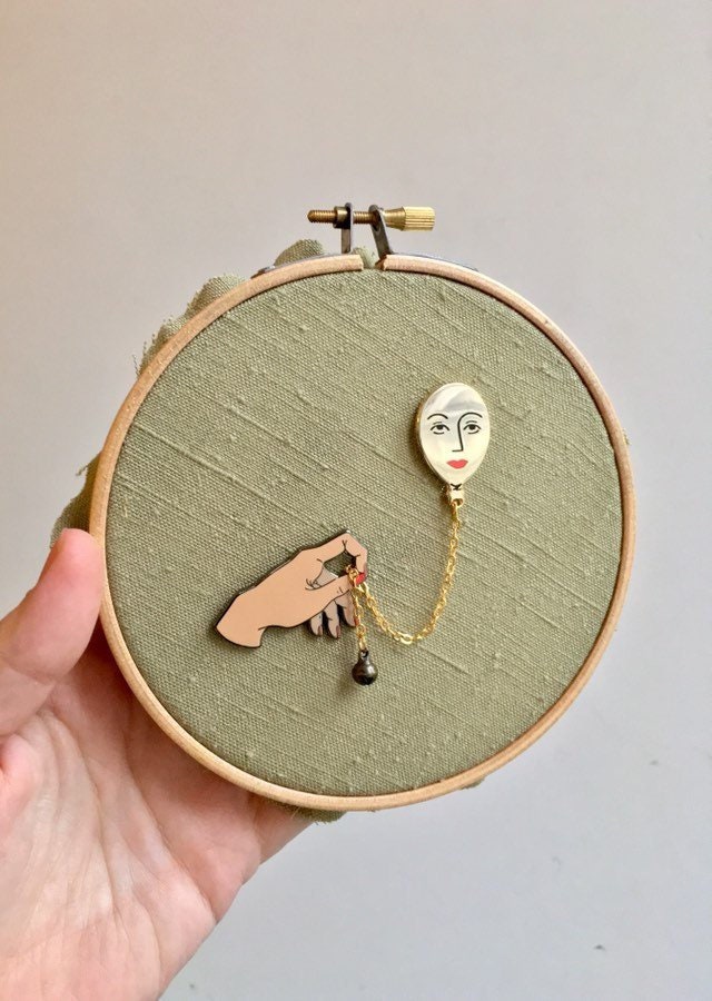 Balloon pin chain