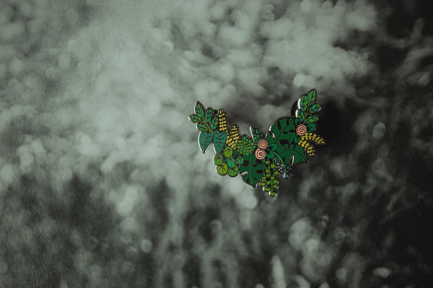Plant wreath pin