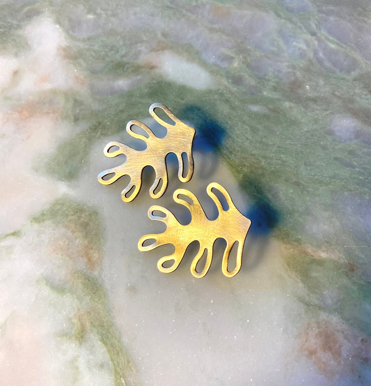 Elda oorbellen | Messing en Eco sterling zilveren bladoorbellen | Matisse oorbellen | Kerstcadeau voor haar | Accessoires voor koud weer