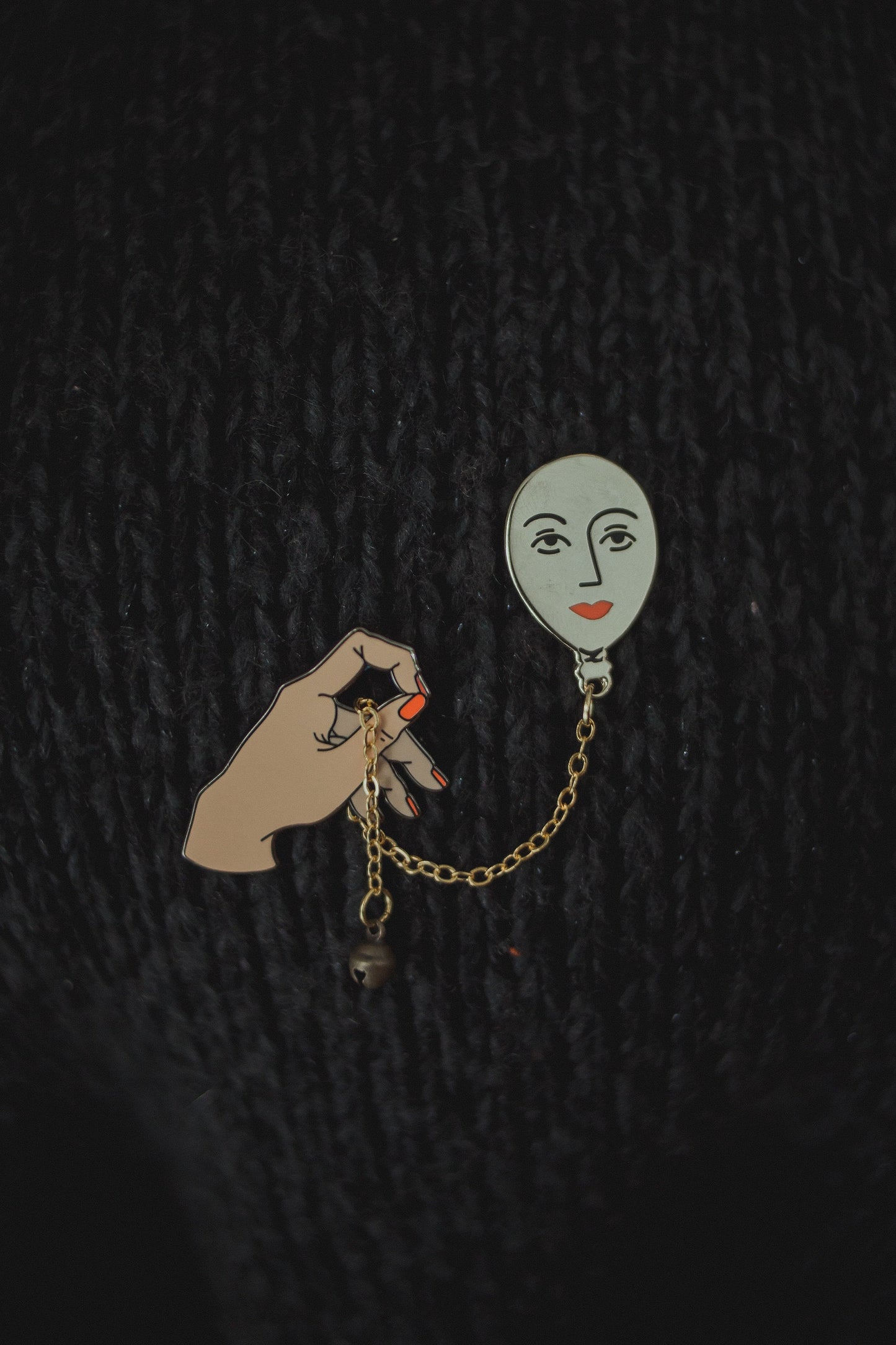 Balloon pin chain