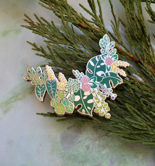 Plant wreath pin