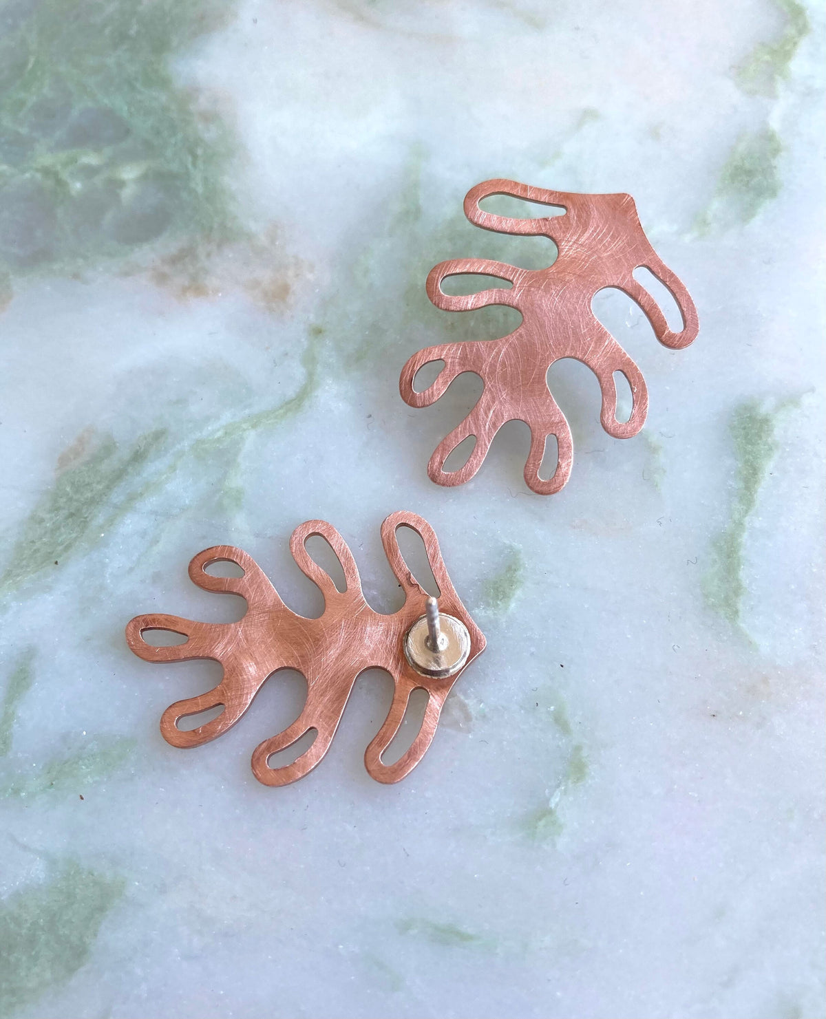 Elda oorbellen | Messing en Eco sterling zilveren bladoorbellen | Matisse oorbellen | Kerstcadeau voor haar | Accessoires voor koud weer